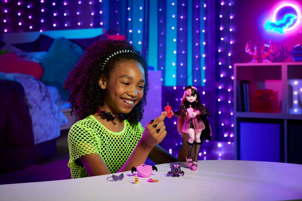Monster High Doll with Pink & Black Hair N978785