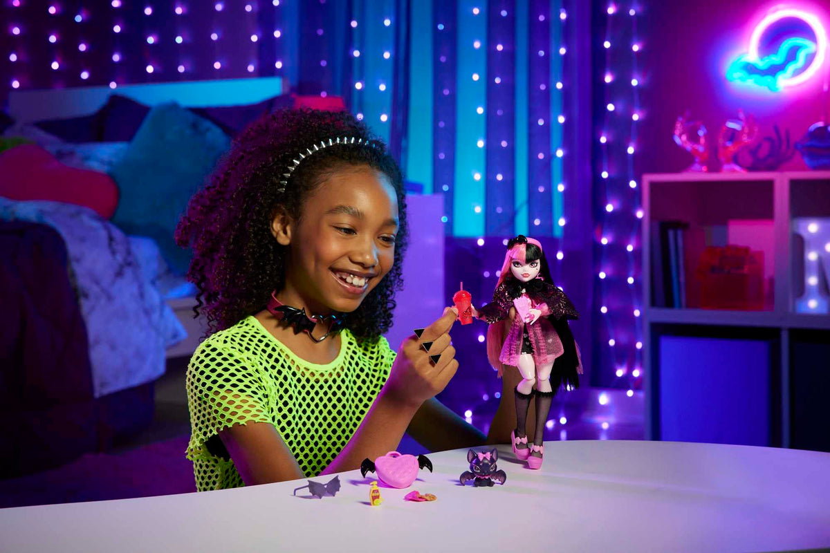 Monster High Doll with Pink & Black Hair N978785