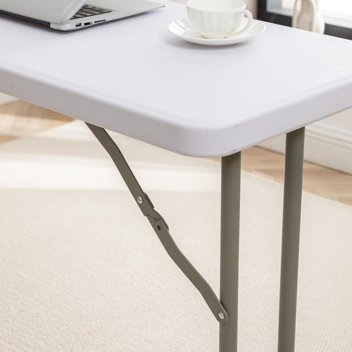 White Plastic Folding Table Set of 2 Z44521
